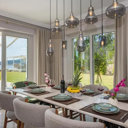 Kalkan Kalamar Koyunda Denize Sifir Oezel Platformlu Elena 2 * Kaş
