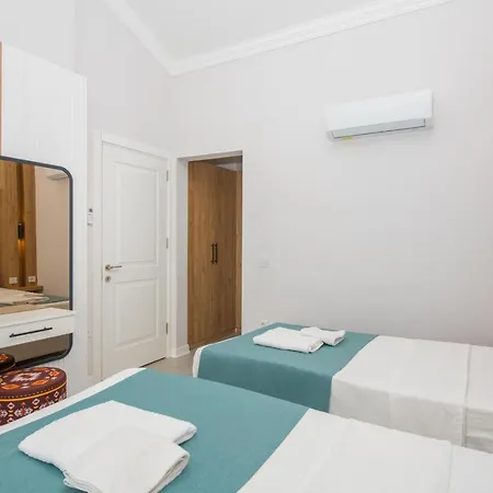 Kalkan Kalamar Koyunda Denize Sifir Oezel Platformlu Elena 2 Villa