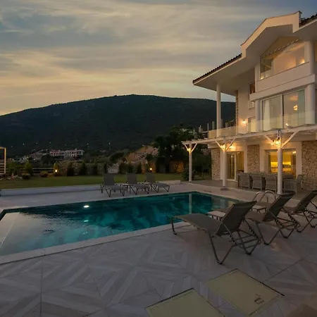 Villa Kalkan Kalamar Koyunda Denize Sifir Oezel Platformlu Elena 2 *