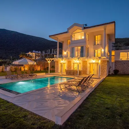 Kalkan Kalamar Koyunda Denize Sifir Oezel Platformlu Elena 2 فيلة