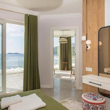 Kalkan Kalamar Koyunda Denize Sifir Oezel Platformlu Elena 2 Villa *