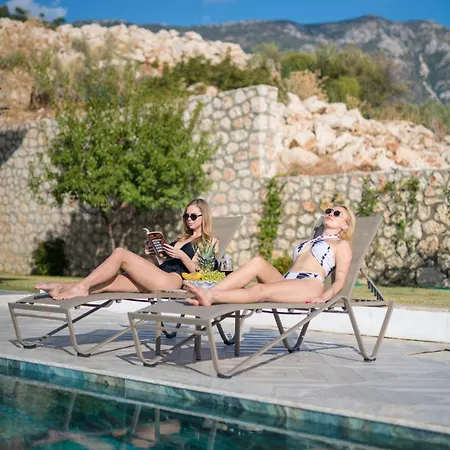 Kalkan Kalamar Koyunda Denize Sifir Oezel Platformlu Elena 2 Villa