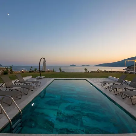 Kalkan Kalamar Koyunda Denize Sifir Oezel Platformlu Elena 2 Βίλα
