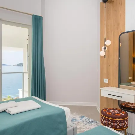 Villa Kalkan Kalamar Koyunda Denize Sifir Oezel Platformlu Elena 2 *